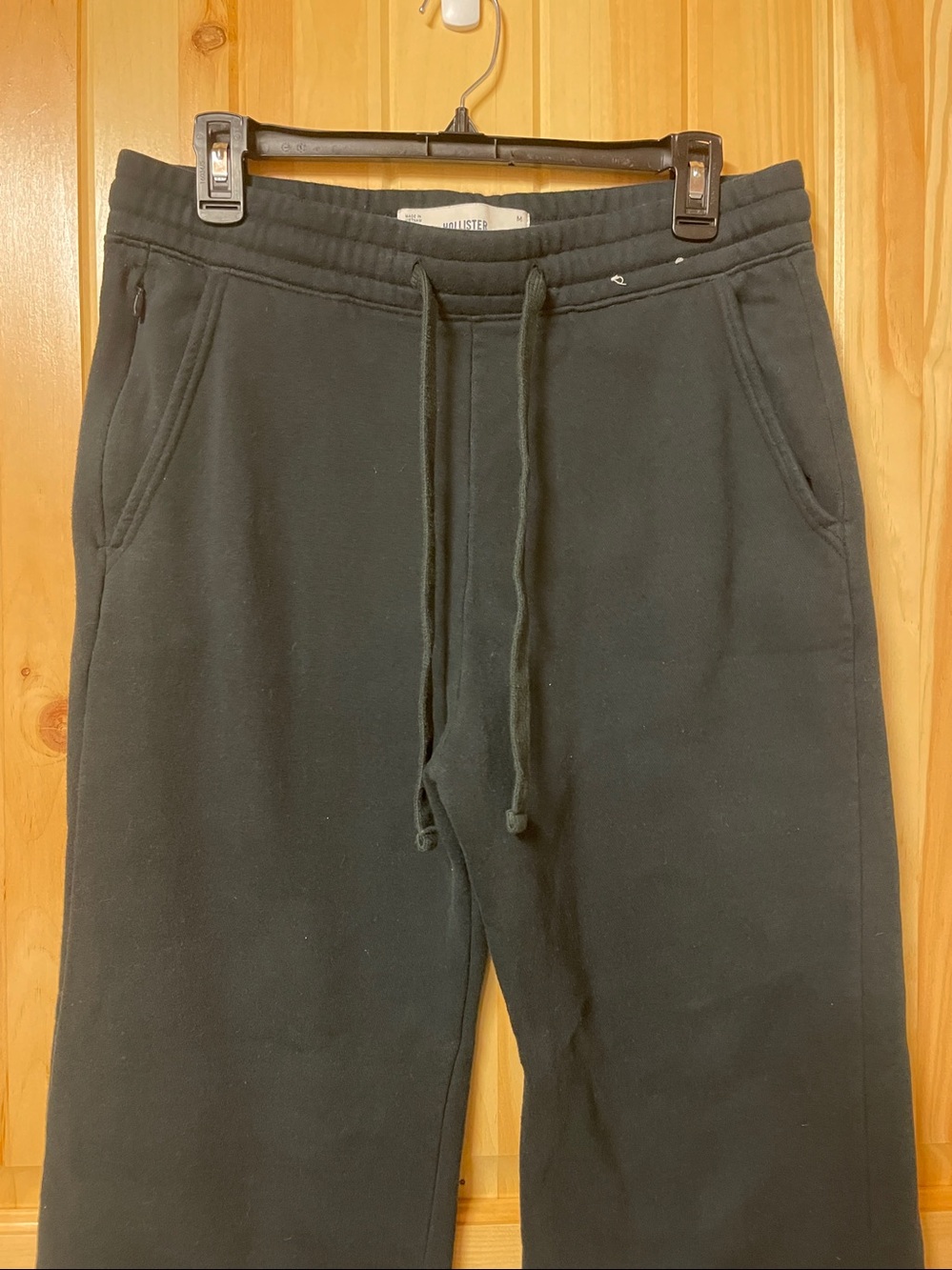 Men’s Hollister Baggy Fleece Lined Joggers - Picture 2 of 6